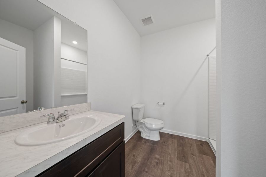 Owner's Bathroom Owner's Bathroom