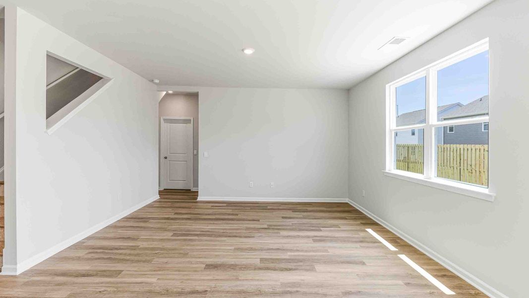 Spacious, unfurnished interior of a new home in Bella Point, Bolivia (Image 31).