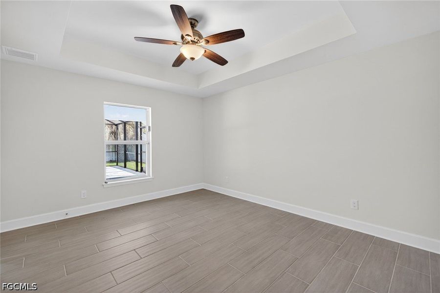 Spacious, unfurnished interior of a new home in Cape Coral, Cape Coral (Image 30).