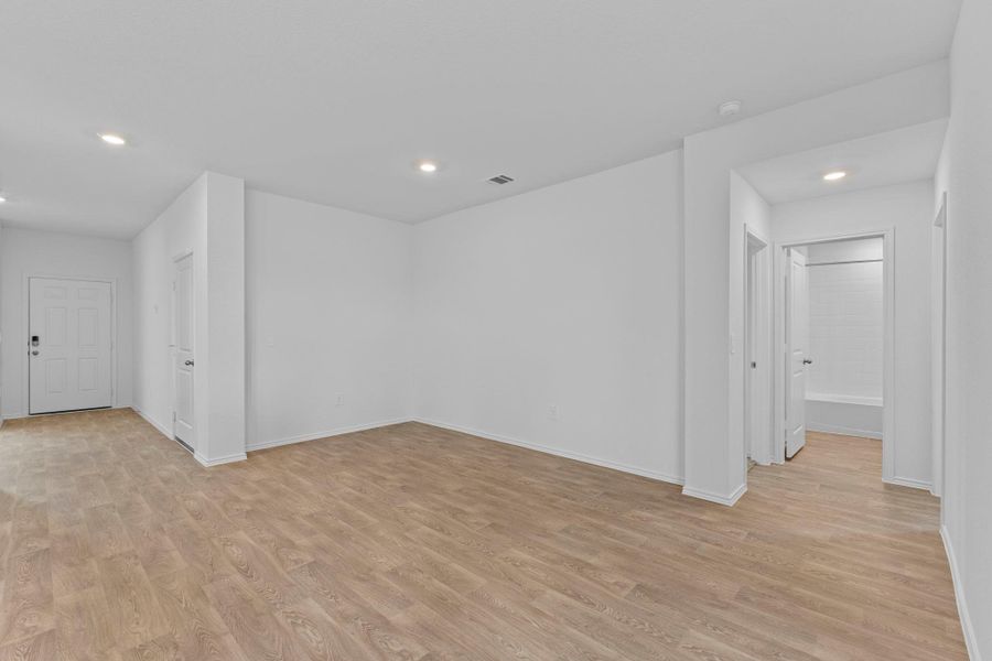 Spacious, unfurnished interior of a new home in Durango, Mustang Ridge (Image 20). Spacious, unfurnished interior of a new home in Durango, Mustang Ridge (Image 20).