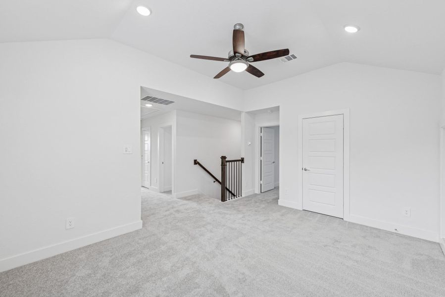 Spacious, unfurnished interior of a new home in Sorella, Tomball (Image 14). Spacious, unfurnished interior of a new home in Sorella, Tomball (Image 14).