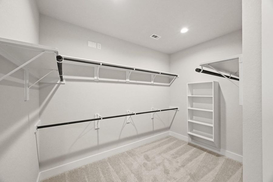 Spacious, unfurnished interior of a new home in Barton Creek Ranch, Conroe (Image 31). Spacious, unfurnished interior of a new home in Barton Creek Ranch, Conroe (Image 31).