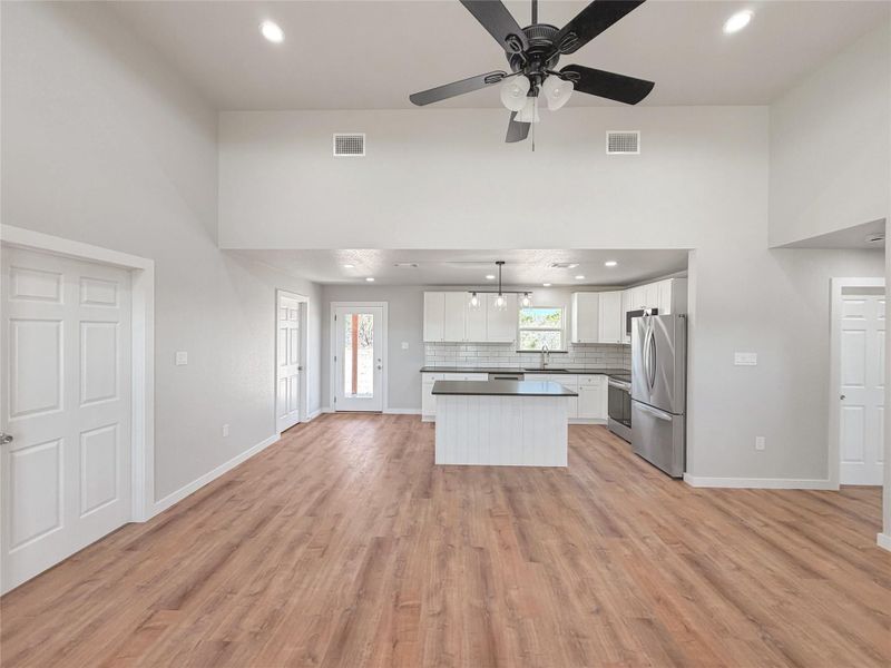 Spacious, unfurnished interior of a new home in , Spring Branch (Image 19).