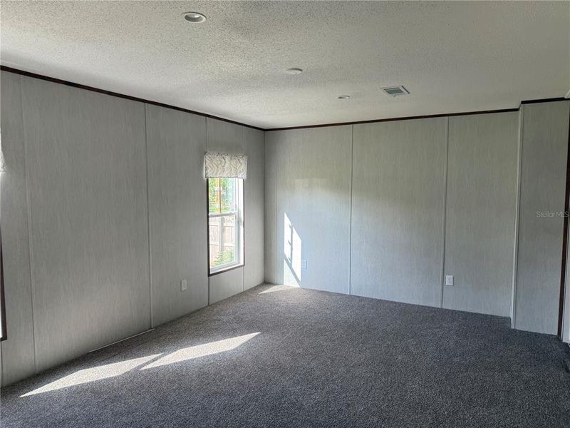 Spacious, unfurnished interior of a new home in , Lake Wales (Image 6).