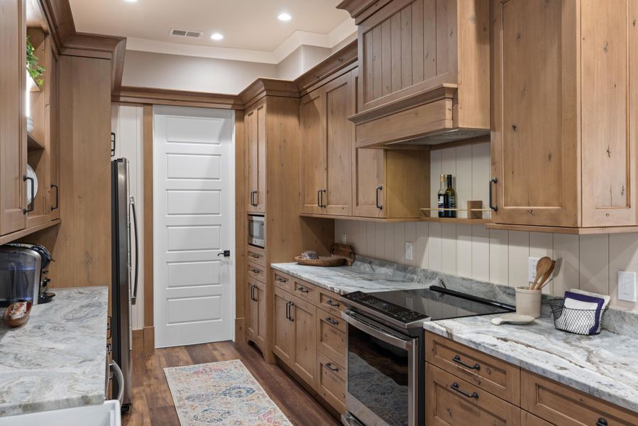 Furnished interior view inside a new home in , Bonneau (Image 32).