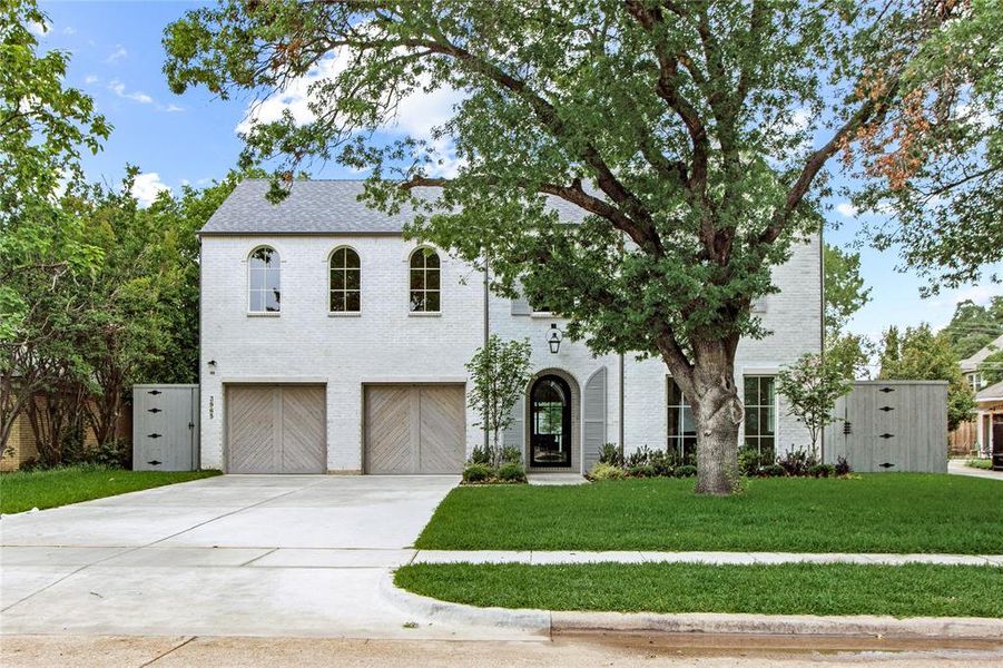 Front exterior of a new home in , Dallas, TX, highlighting curb appeal (Image 1). Front exterior of a new home in , Dallas, TX, highlighting curb appeal (Image 1).
