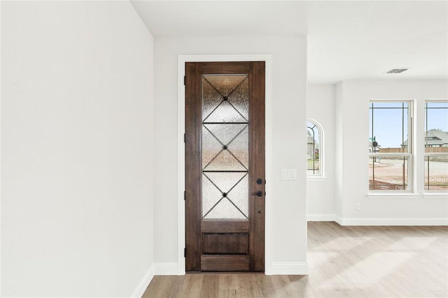 Spacious, unfurnished interior of a new home in Stone River Glen 60s, Royse City (Image 16).