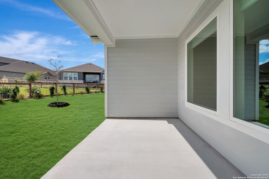 Exterior details and patio area of a home in The Crossvine 55’, Schertz (Image 25).