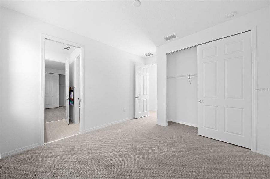 Spacious, unfurnished interior of a new home in , Ocala (Image 41).
