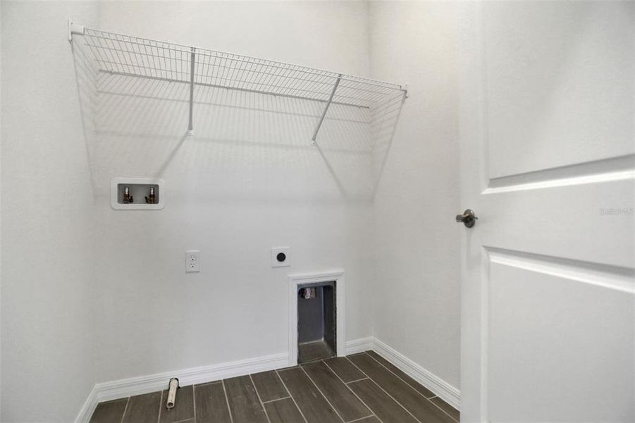 Spacious, unfurnished interior of a new home in Turnleaf, Punta Gorda (Image 30).