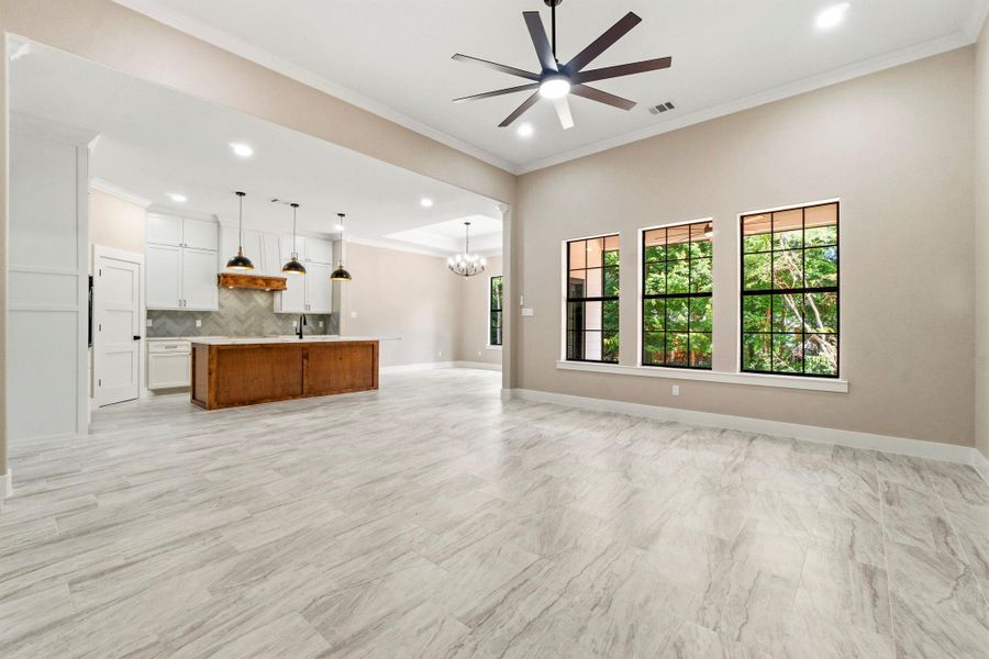Open concept! Great for entertaining! Open concept! Great for entertaining!