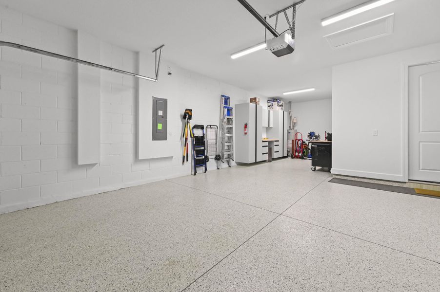 11 Garage 01 11 Garage 01