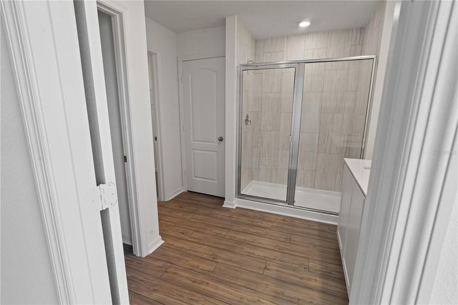 Spacious, unfurnished interior of a new home in Peach Crossings, Winter Haven (Image 16).