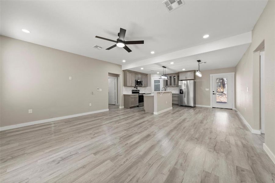 Spacious, unfurnished interior of a new home in , Waco (Image 11).