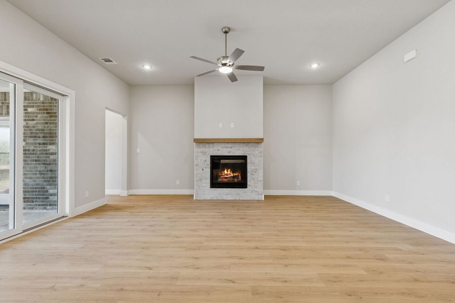 Representative unfurnished interior of a home built from the Halsted by Centre Living Homes in Ellis Ranch Estates, Waxahachie (Image 29).
