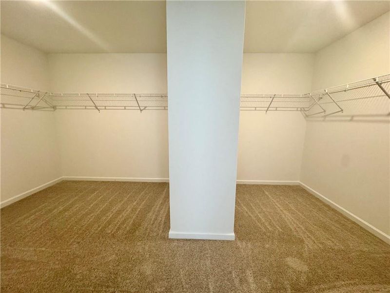 Spacious, unfurnished interior of a new home in Eastlyn Crossing, Flowery Branch (Image 10).