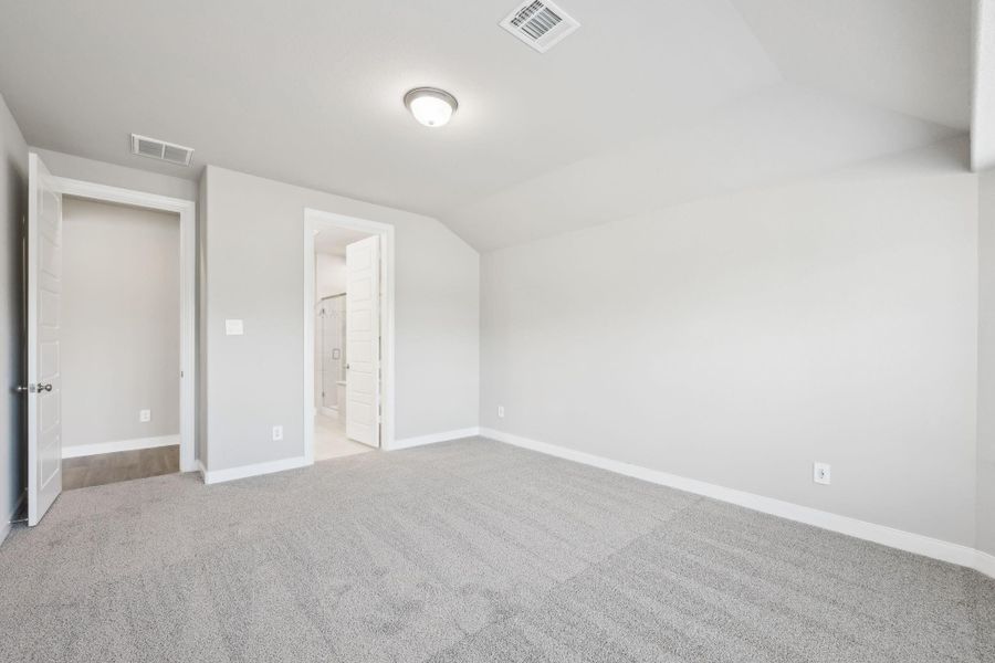 Spacious, unfurnished interior of a new home in Landing Meadows - Traditional Series, New Caney (Image 21).