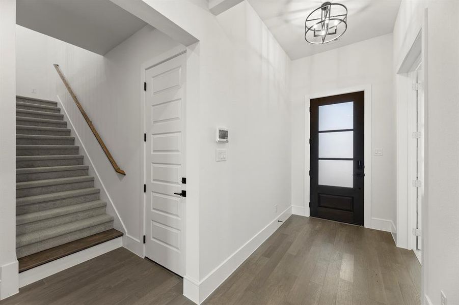 Spacious, unfurnished interior of a new home in Heath Golf and Yacht: Elegante' Series, Heath (Image 15).