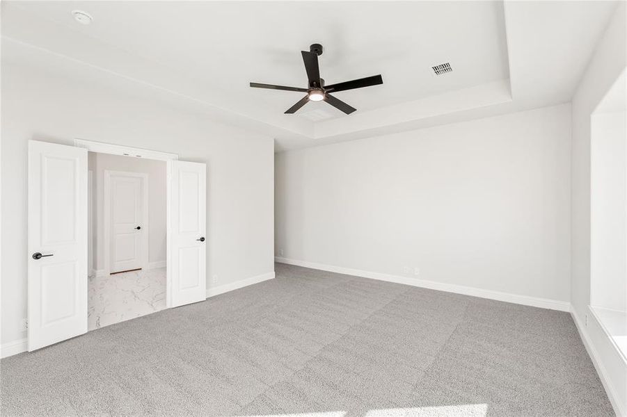Spacious, unfurnished interior of a new home in Crystal Lake Estates, Red Oak (Image 11). Spacious, unfurnished interior of a new home in Crystal Lake Estates, Red Oak (Image 11).