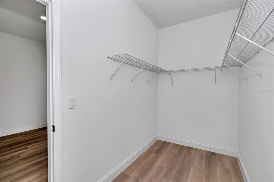 Spacious, unfurnished interior of a new home in , Ocala (Image 38).