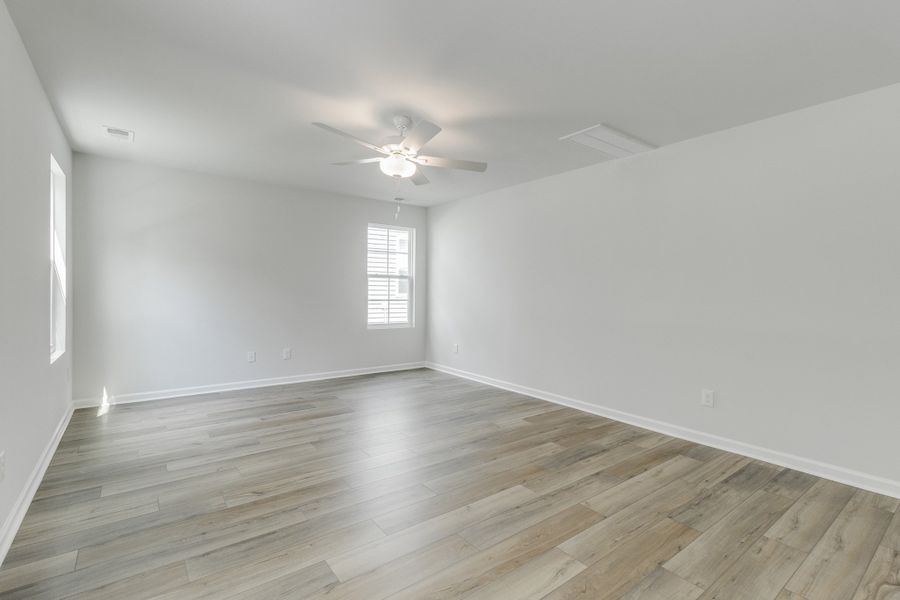 Spacious, unfurnished interior of a new home in Killians Crossing, Blythewood (Image 24).