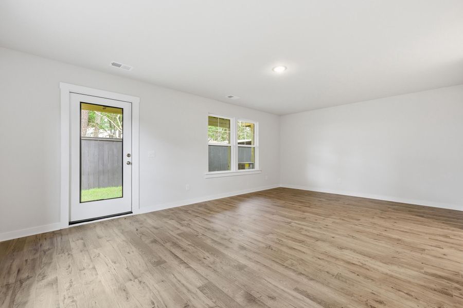 Spacious, unfurnished interior of a new home in Rhetts Cove, Johns Island (Image 19). Spacious, unfurnished interior of a new home in Rhetts Cove, Johns Island (Image 19).