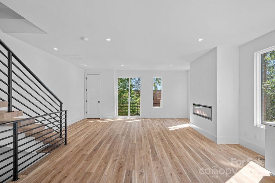 Spacious, unfurnished interior of a new home in , Charlotte (Image 19).