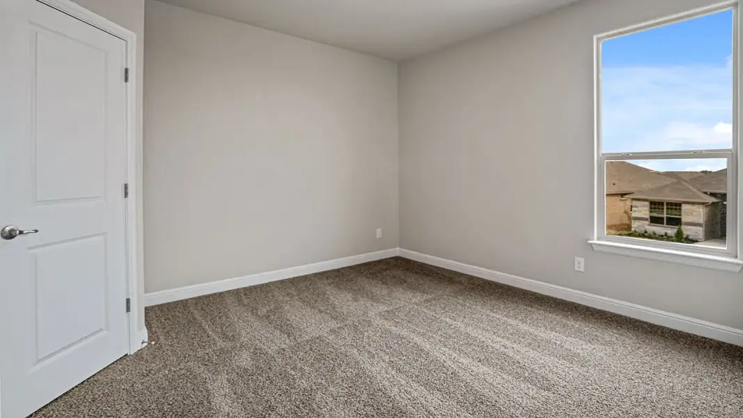 Spacious, unfurnished interior of a new home in Parkerville Meadows, DeSoto (Image 27).