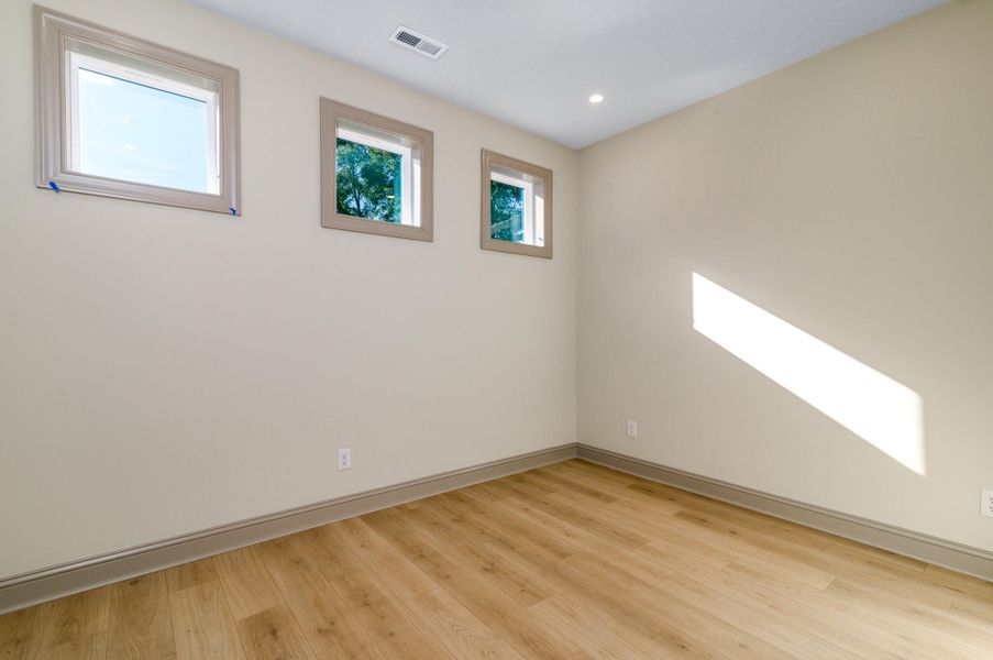 Spacious, unfurnished interior of a new home in , Charleston (Image 36).