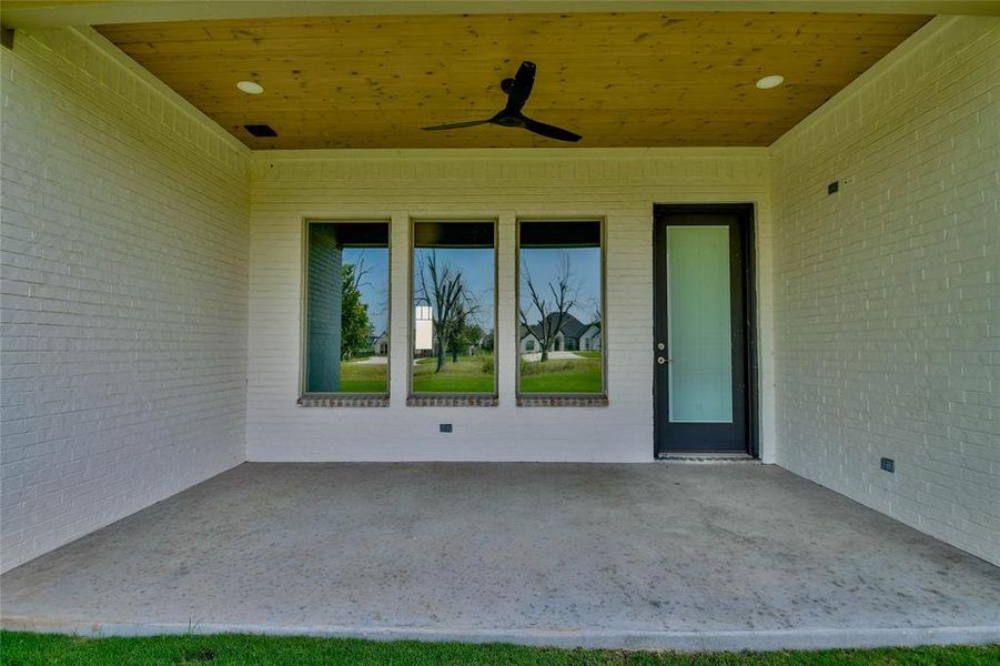 Exterior details and patio area of a home in Pecan Plantation, Granbury (Image 3). Exterior details and patio area of a home in Pecan Plantation, Granbury (Image 3).