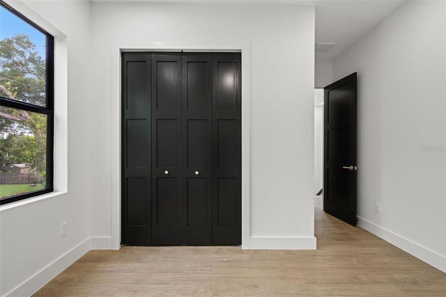 Spacious, unfurnished interior of a new home in , Tampa (Image 49).