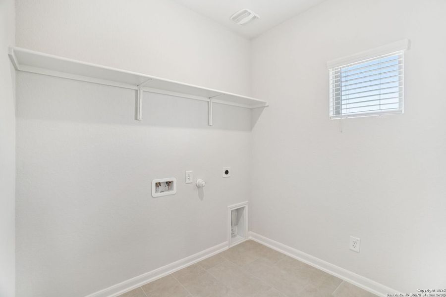 Spacious, unfurnished interior of a new home in Arcadia Ridge - Premier Series, San Antonio (Image 18). Spacious, unfurnished interior of a new home in Arcadia Ridge - Premier Series, San Antonio (Image 18).