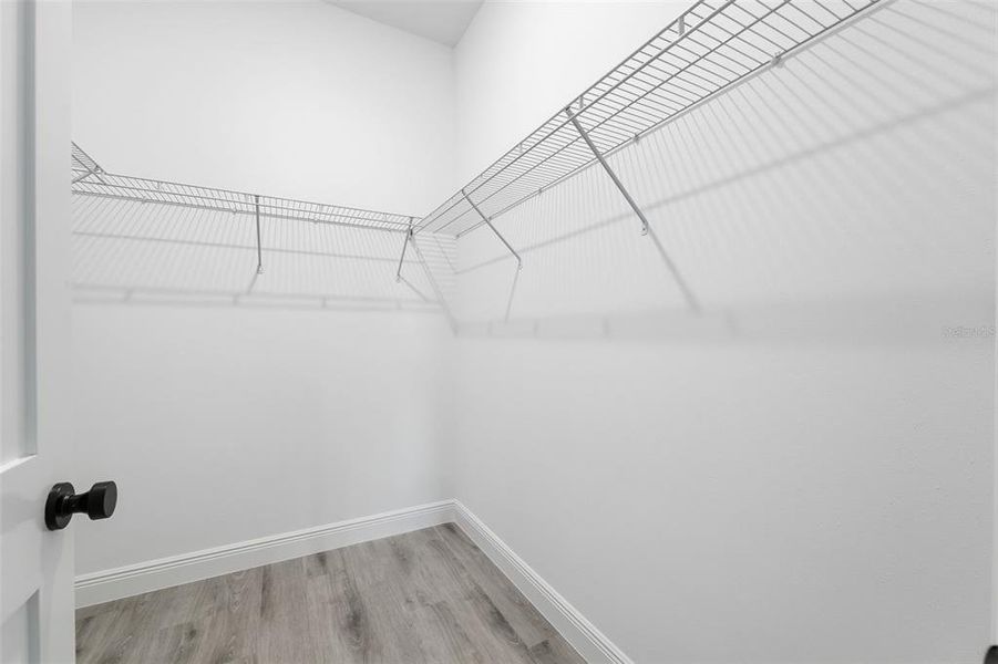 Spacious, unfurnished interior of a new home in , Ocala (Image 23).