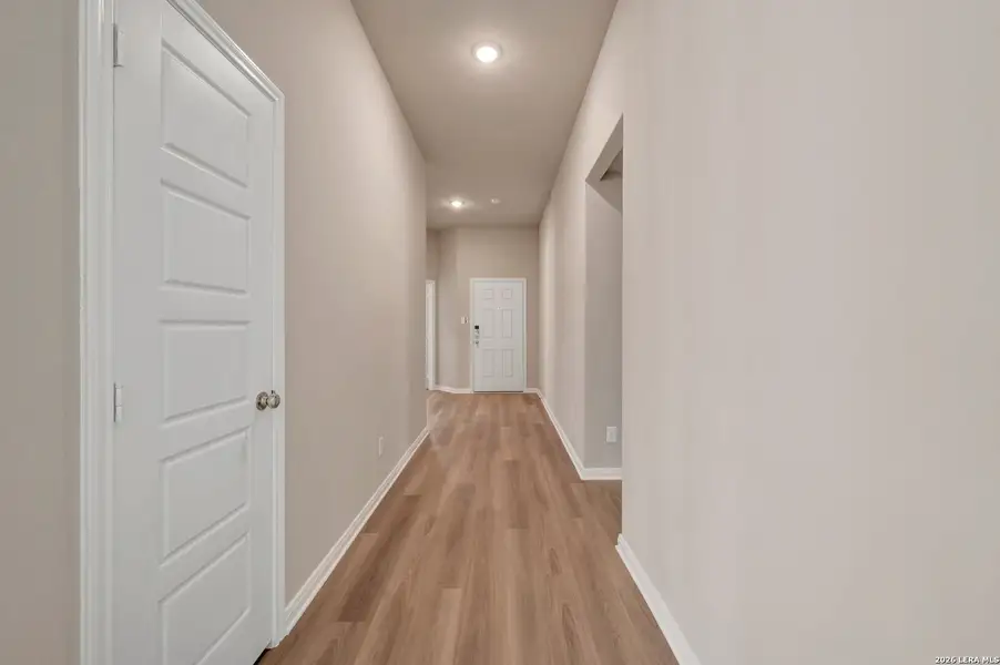 Spacious, unfurnished interior of a new home in Greenspoint Heights, Seguin (Image 36).
