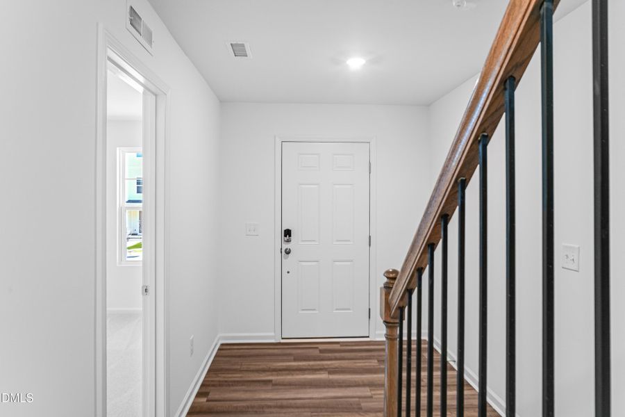 SUN_Stoneriver_Pic_Colton_Foyer_1of1