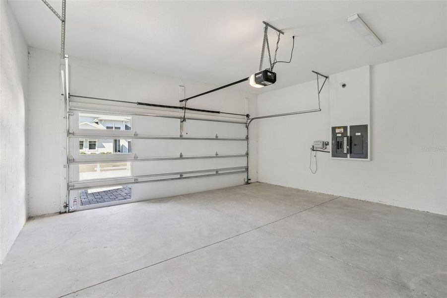 Spacious, unfurnished interior of a new home in Eagles Cove at Mirada, San Antonio (Image 43).