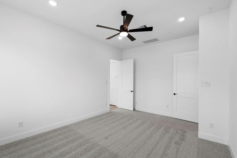 Spacious, unfurnished interior of a new home in Briarley, Montgomery (Image 31).
