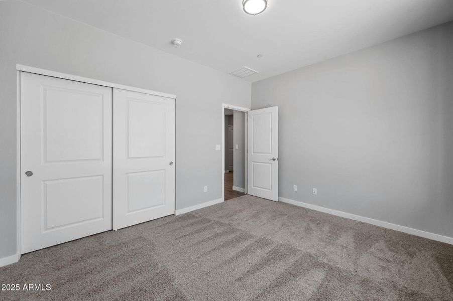 42-Bedroom 2 (2) 42-Bedroom 2 (2)