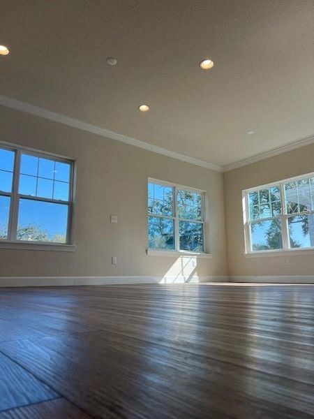Spacious, unfurnished interior of a new home in , Tampa (Image 19).