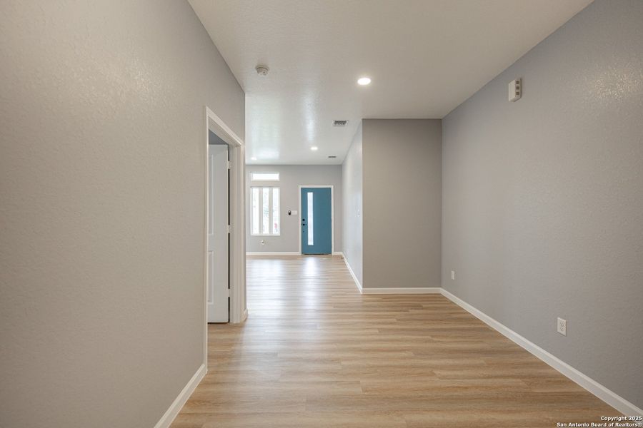 Spacious, unfurnished interior of a new home in , San Antonio (Image 20).