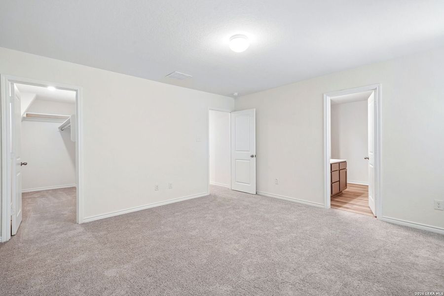 Spacious, unfurnished interior of a new home in Nagel Crossing, San Antonio (Image 21).