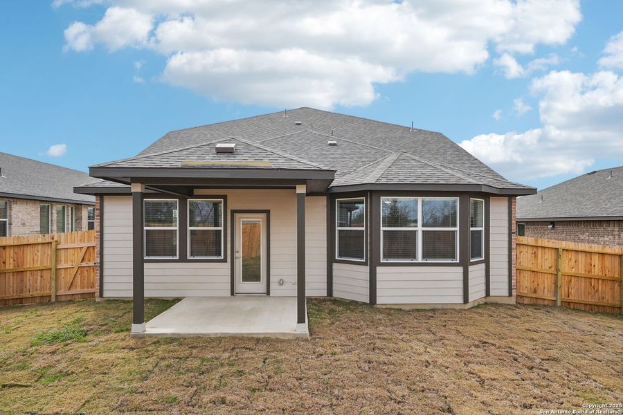 Exterior details and patio area of a home in Carmel Ranch, Schertz (Image 27).