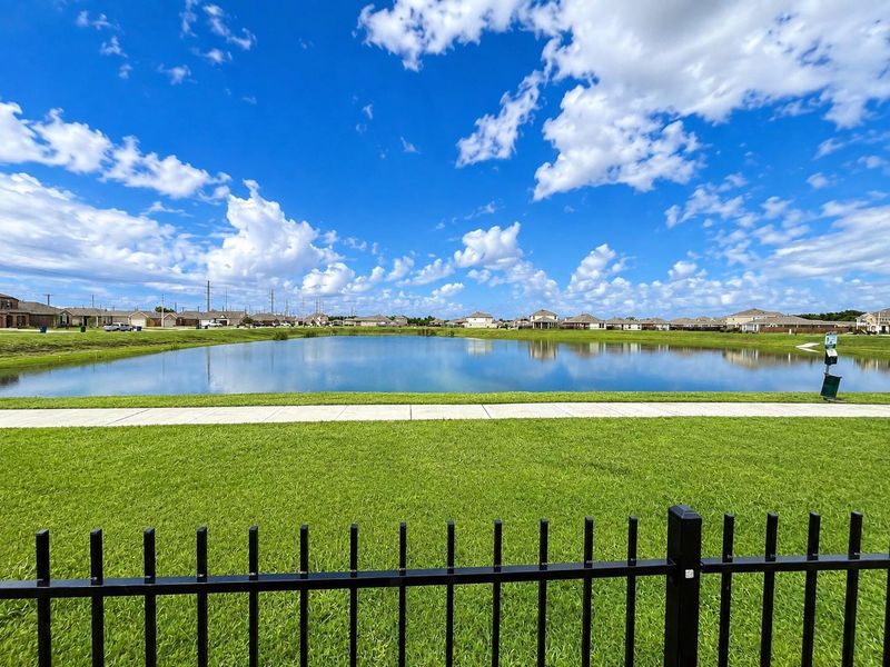 Community amenities in , Texas City (Image 24).