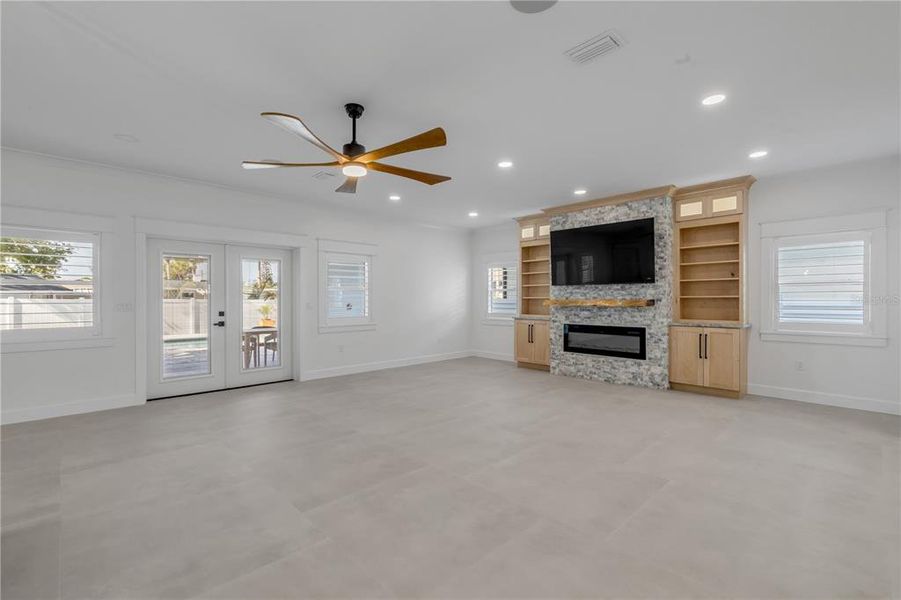 Spacious, unfurnished interior of a new home in , New Smyrna Beach (Image 82).