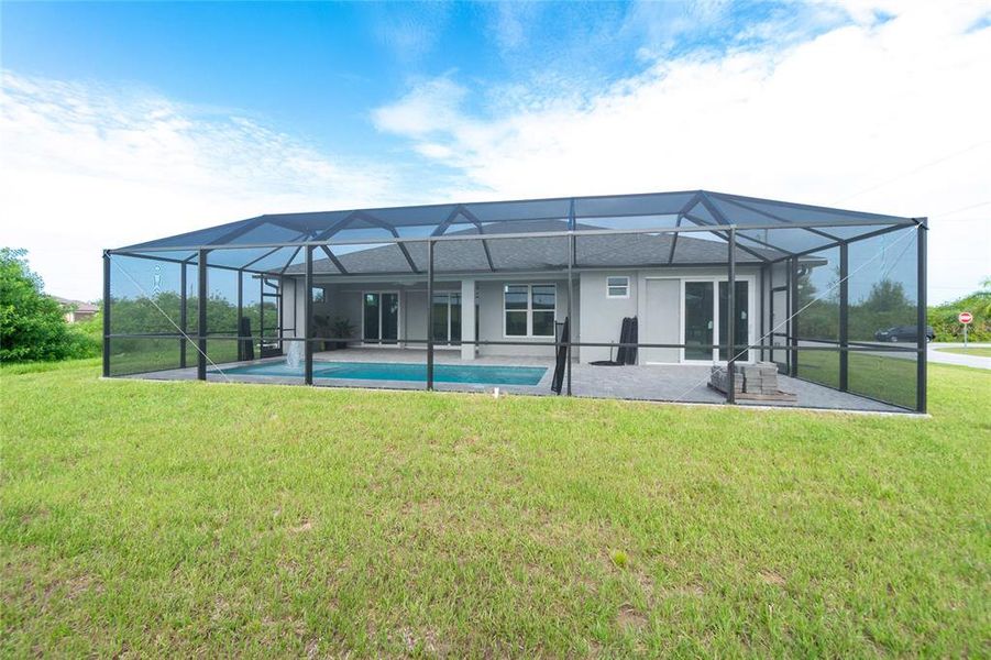 Exterior details and patio area of a home in , Port Charlotte (Image 4).