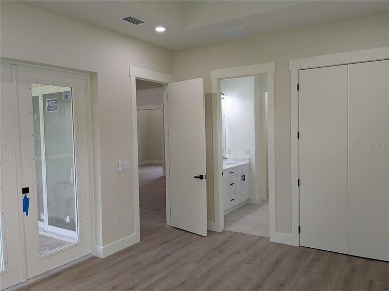 Spacious, unfurnished interior of a new home in , Port Charlotte (Image 21).