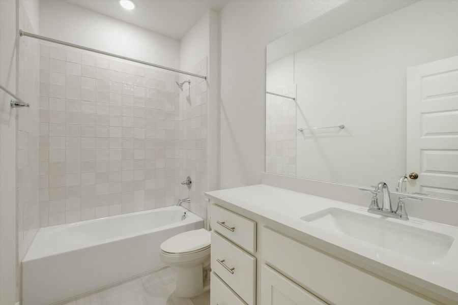 Furnished interior view inside a new home in Crown Ridge Manor, San Antonio (Image 10). Furnished interior view inside a new home in Crown Ridge Manor, San Antonio (Image 10).