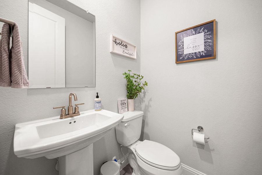 Furnished interior view inside a new home in , Tomball (Image 33).