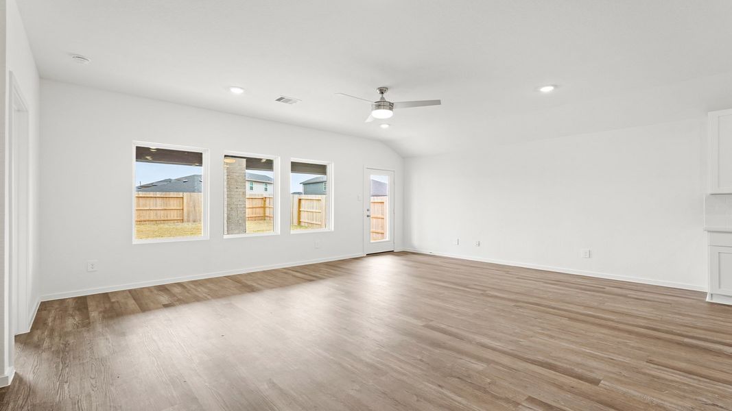 Spacious, unfurnished interior of a new home in Sunterra, Katy (Image 17).