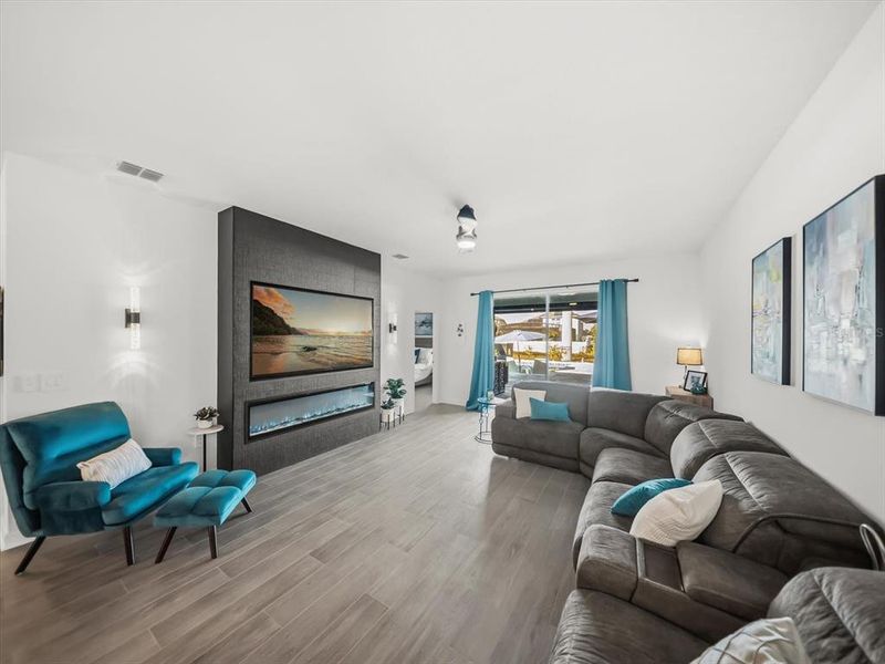 Furnished interior view inside a new home in , Orlando (Image 6).